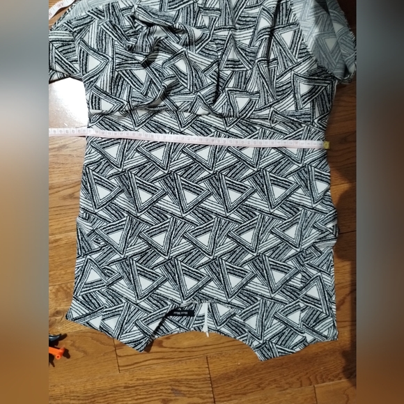 Woman Top - Picture 7 of 7